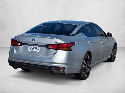 2022 Nissan Altima SR FWD