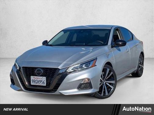 2022 Nissan Altima SR FWD