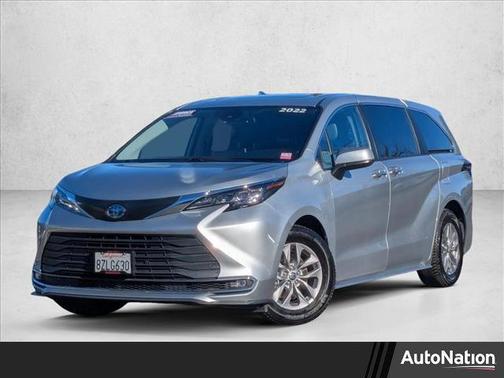 2022 Toyota Sienna XLE