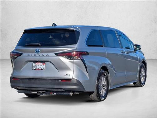2022 Toyota Sienna XLE