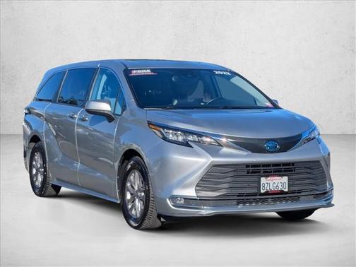 2022 Toyota Sienna XLE