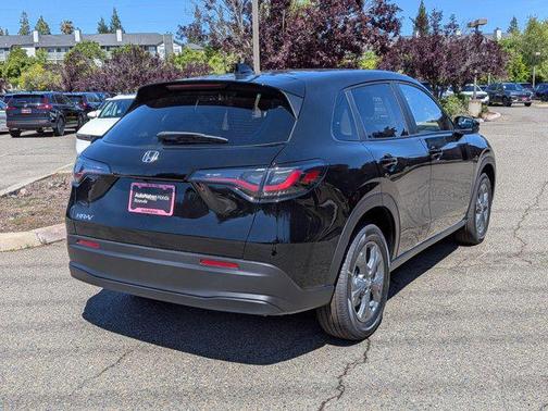 Crystal Black Pearl 2026 Honda HR-V LX