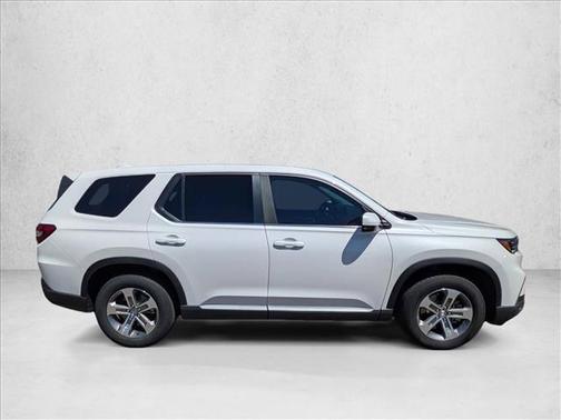 Platinum White Pearl 2023 Honda Pilot EX-L 8 Passenger