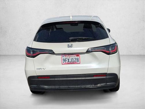 Platinum White Pearl 2023 Honda HR-V LX