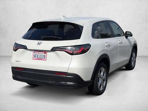 Platinum White Pearl 2023 Honda HR-V LX