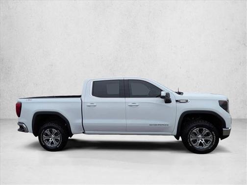 Summit White 2025 GMC Sierra 1500 SLE