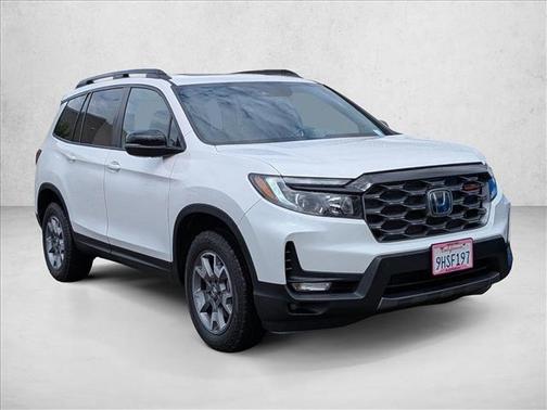 Platinum White Pearl 2023 Honda Passport AWD TrailSport