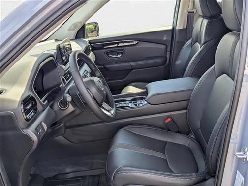 2025 Honda Pilot Touring 8-Passenger