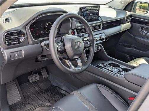 2025 Honda Pilot Touring 8-Passenger