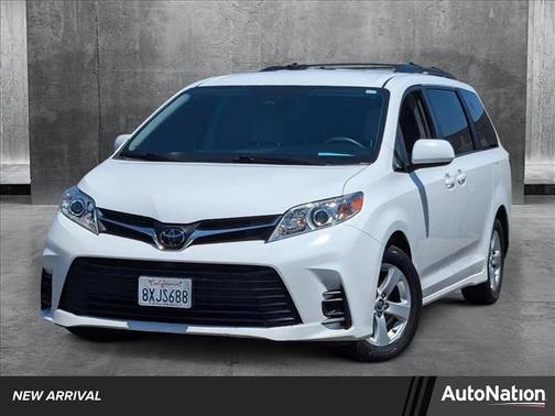 2018 Toyota Sienna LE