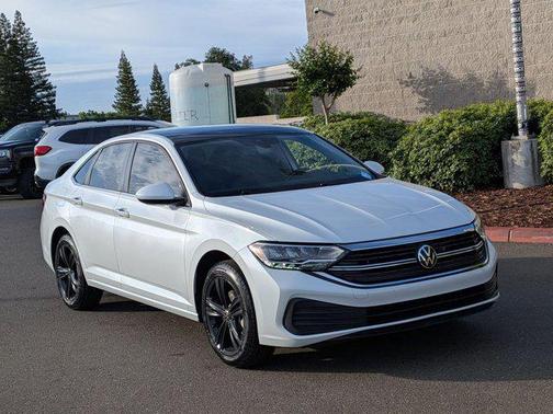 Opal White Pearl 2023 Volkswagen Jetta 1.5T SE