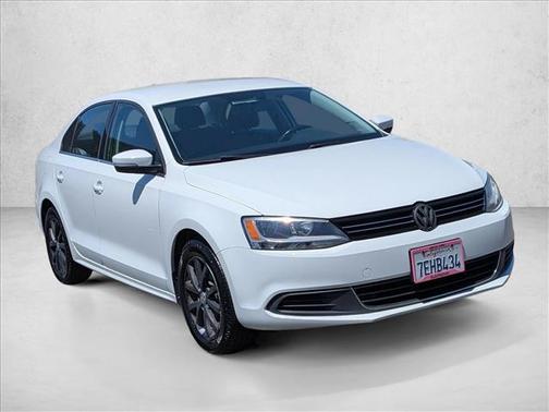 Candy White 2014 Volkswagen Jetta Man SE