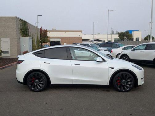 2022 Tesla Model Y Performance Dual Motor All-Wheel Drive