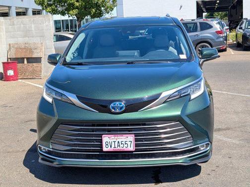 2021 Toyota Sienna Limited 7-Passenger