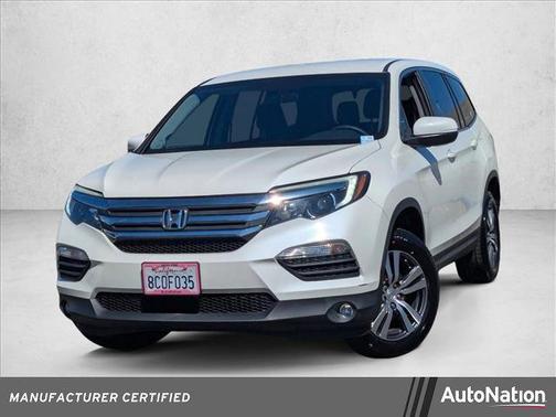 White 2018 Honda Pilot EX