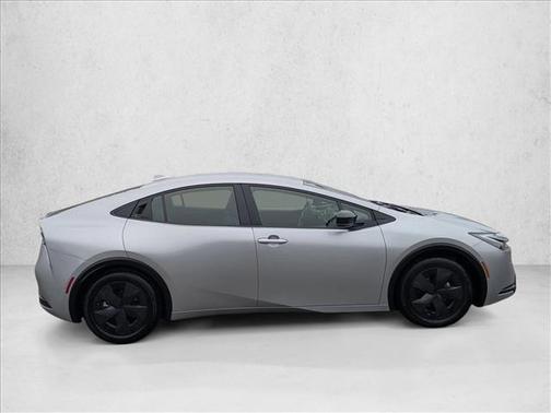 2025 Toyota Prius LE