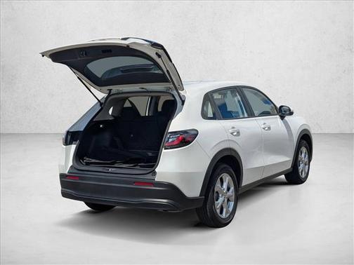 Platinum White Pearl 2023 Honda HR-V LX