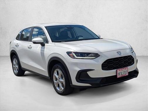 Platinum White Pearl 2023 Honda HR-V LX