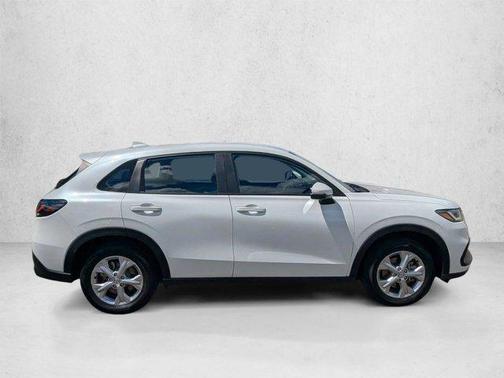 Platinum White Pearl 2023 Honda HR-V LX