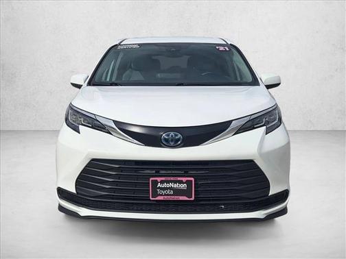 2021 Toyota Sienna LE