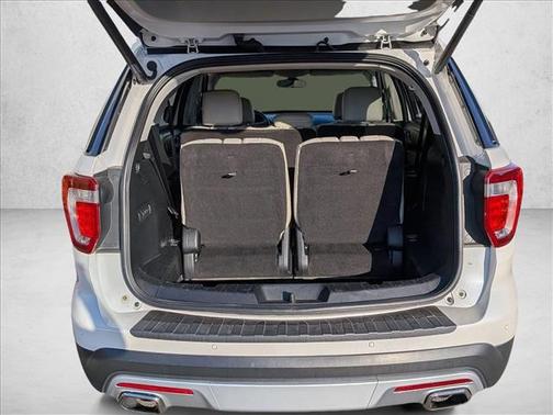 White Platinum Metallic Tri-Coat 2017 Ford Explorer Platinum