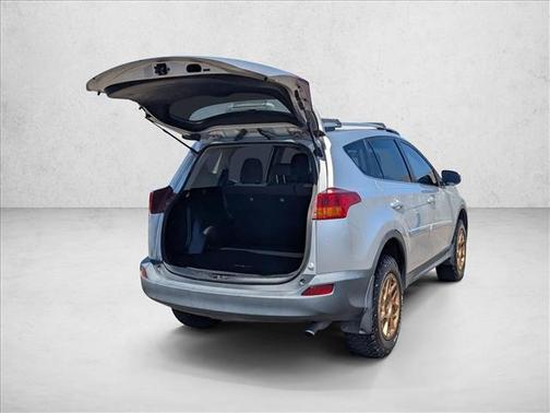 Classic Silver Metallic 2013 Toyota RAV4 XLE