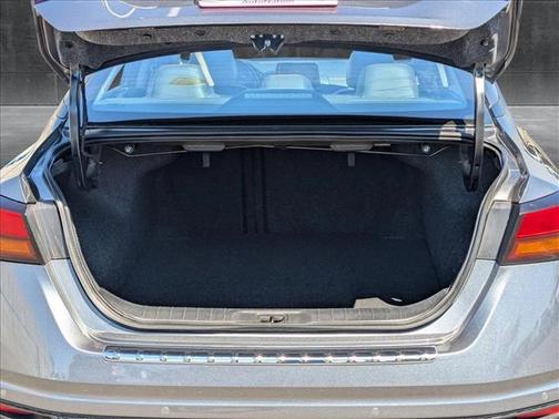 2022 Nissan Altima SR FWD