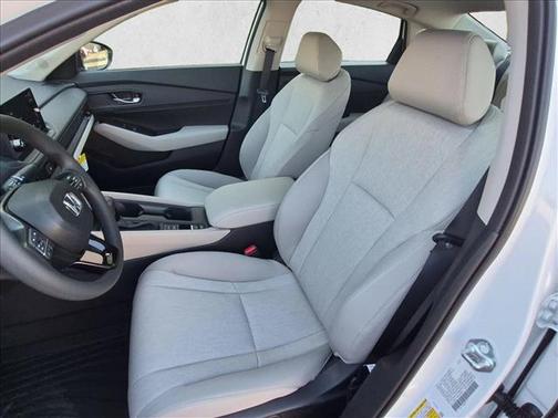 Platinum White Pearl 2026 Honda Accord SE