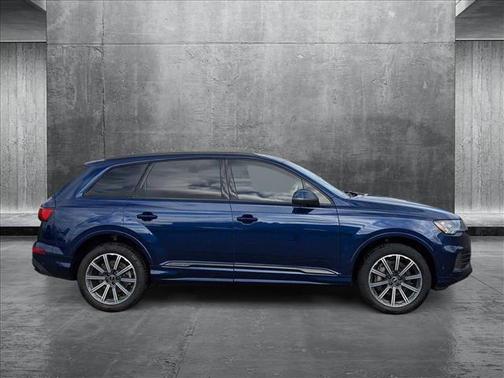 2022 Audi Q7 45 Premium Plus