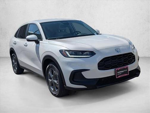 Platinum White Pearl 2026 Honda HR-V LX