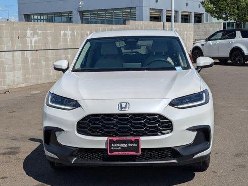 Platinum White Pearl 2026 Honda HR-V LX