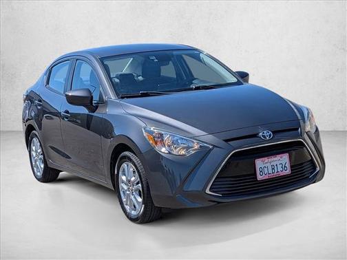 Graphite 2018 Toyota Yaris iA Base