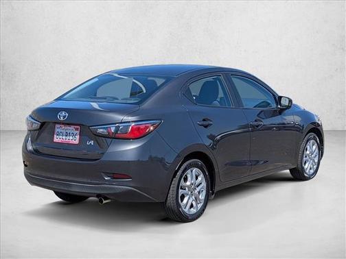 Graphite 2018 Toyota Yaris iA Base