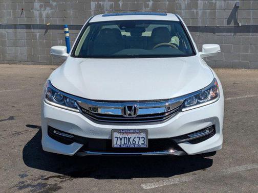 2017 Honda Accord EX-L w/Navigation & Honda Sensing