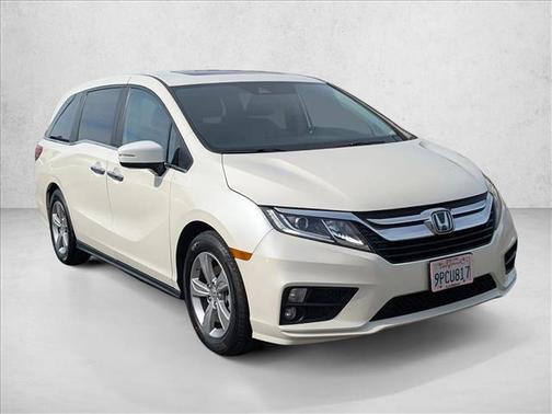 White Diamond Pearl 2018 Honda Odyssey EX-L