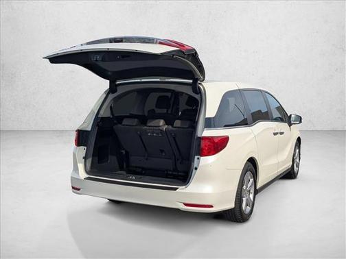 White Diamond Pearl 2018 Honda Odyssey EX-L