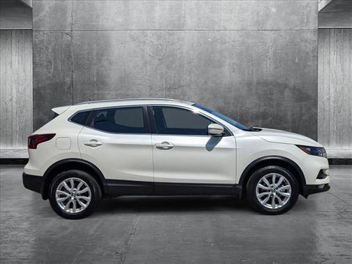 2021 Nissan Rogue Sport SV