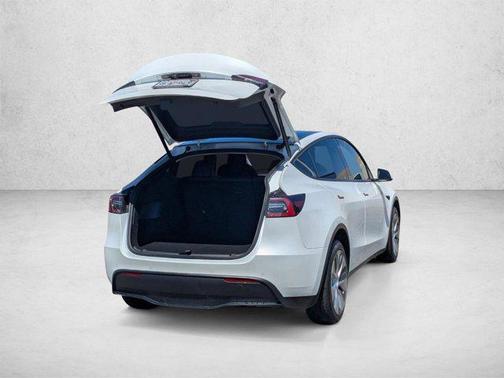 Pearl White Multi-Coat 2022 Tesla Model Y Long Range Dual Motor All-Wheel Drive