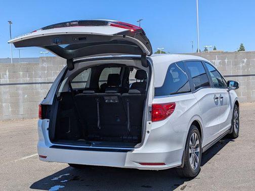 Platinum White Pearl 2023 Honda Odyssey EX-L