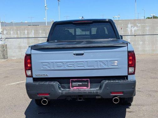 Sonic Gray Pearl 2024 Honda Ridgeline Black