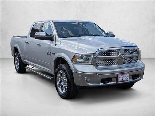 Bright Silver Metallic Clearcoat 2017 RAM 1500 Laramie
