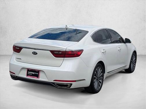 Snow White Pearl 2017 Kia Cadenza Premium