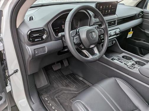 Platinum White Pearl 2026 Honda Pilot Touring 8-Passenger