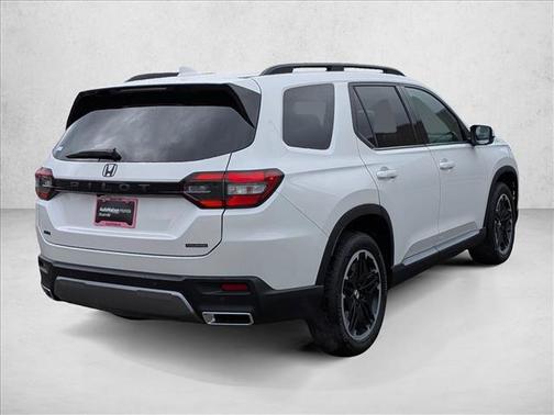 Platinum White Pearl 2026 Honda Pilot Touring 8-Passenger