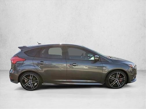 2016 Ford Focus ST 