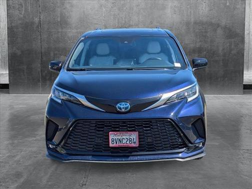 2021 Toyota Sienna XSE 7 Passenger