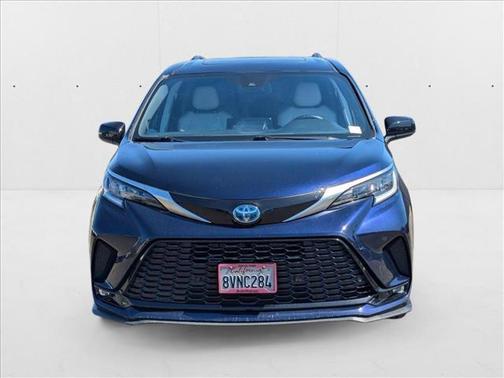 2021 Toyota Sienna XSE 7 Passenger