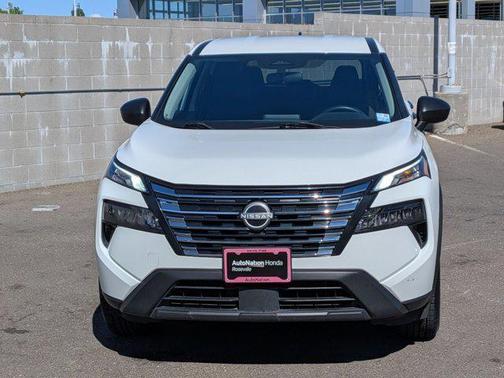 Glacier White 2024 Nissan Rogue S