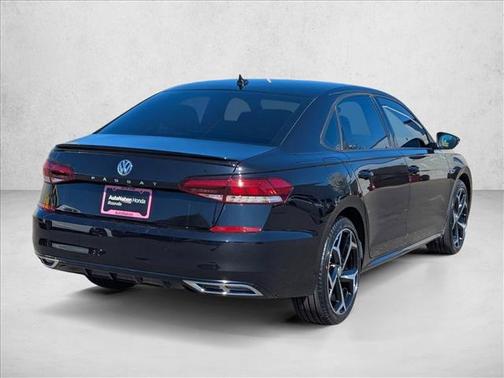 2022 Volkswagen Passat 2.0T R-Line
