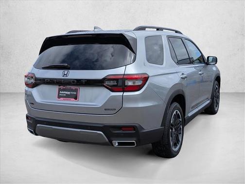 Solar Silver Metallic 2026 Honda Pilot Touring 8-Passenger